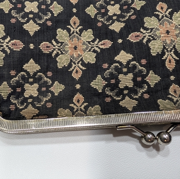 Vintage (50s?) Black Tapestry Clutch W Kiss Lock & Vinyl Interior. 11"X5.5" - Picture 3 of 16